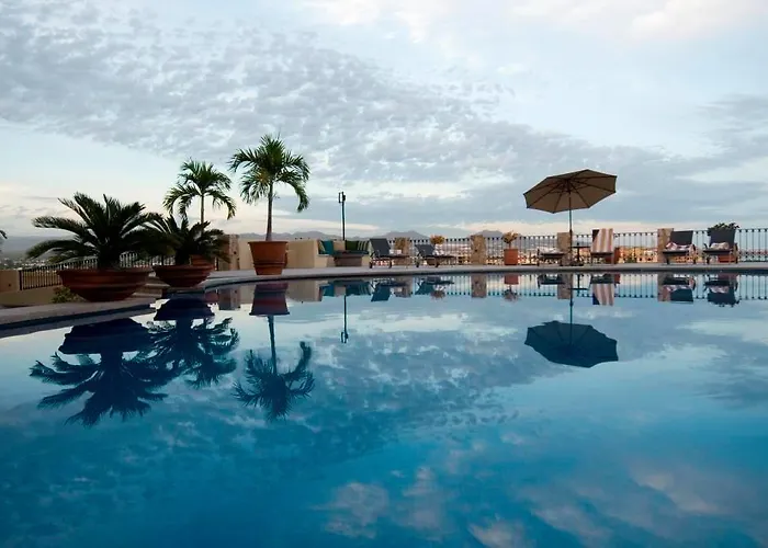 La Vista Luxury Villas At Pedregal Apartahotel