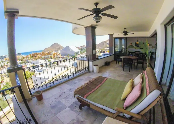 Apartahotel La Vista Luxury Villas At Pedregal 3*